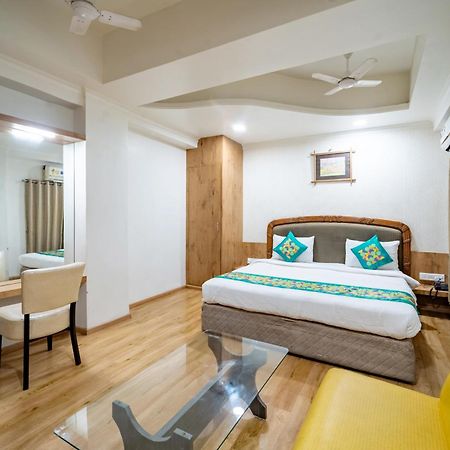 Treebo Kamal Regency Hotell Bhopal Eksteriør bilde