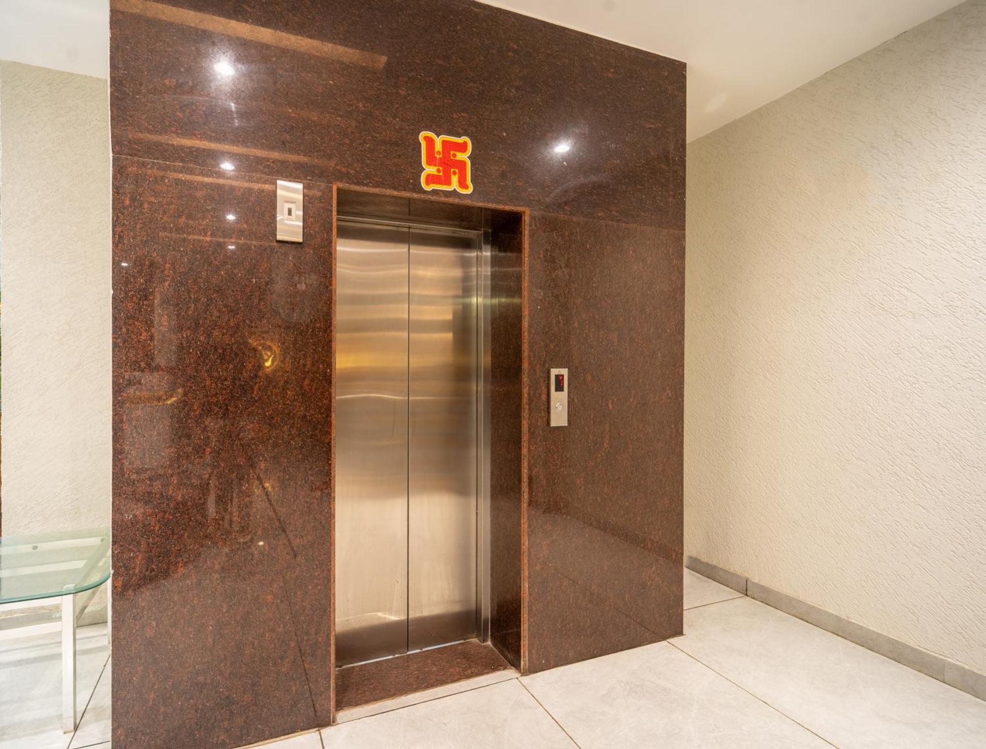 Treebo Kamal Regency Hotell Bhopal Eksteriør bilde